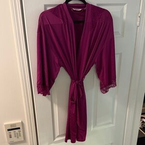 La Vie En Rose Magenta Lace Robe